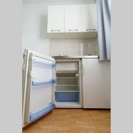 Lovely Studio For 2 Free Private Parking Apartment