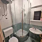 Apartment Lovely For 2 Free Private Parking