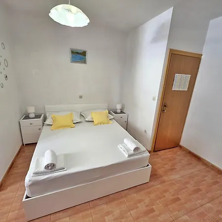 Lovely For 2 Free Private Parking Appartamento Makarska
